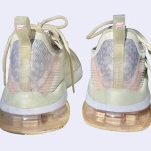 Fabletics manhattan air performance sneaker- womans shoe size 8.5- pastel green